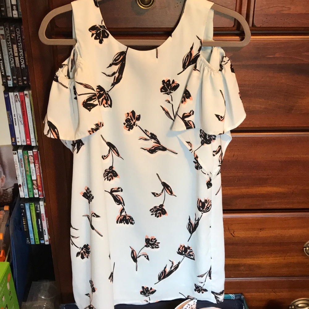 Like NEW, only worn once - size small